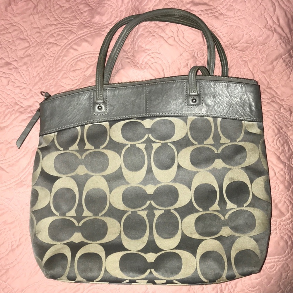 Grey coach shoulder bag medium